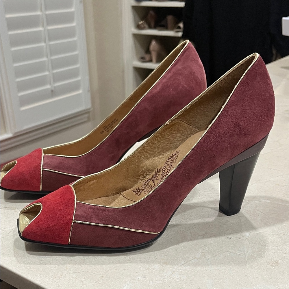 Sofft Red and Burgundy Suede Heels